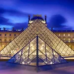 Iconic Location Only 500 Meters To The Louvre
